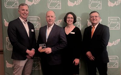 Mayor Gene Colburn wins Extra Mile Award at Tennessee RiverLine Summit